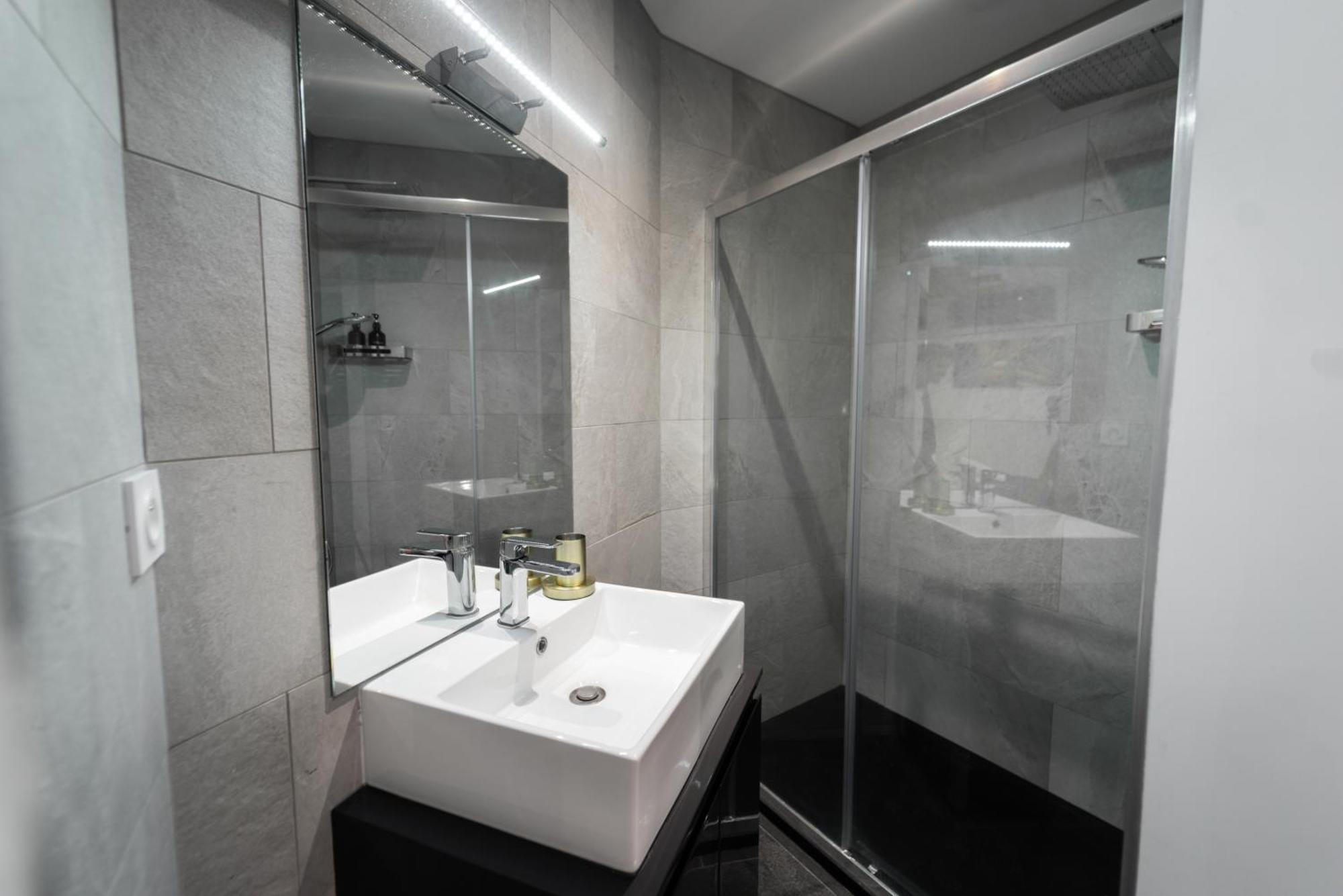 Loft 150 M2 Jacuzzi, Sauna Et Massage Бланьяк Екстер'єр фото